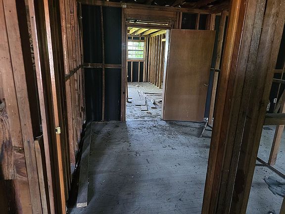 4th image of 1852 Old Savannah Rd