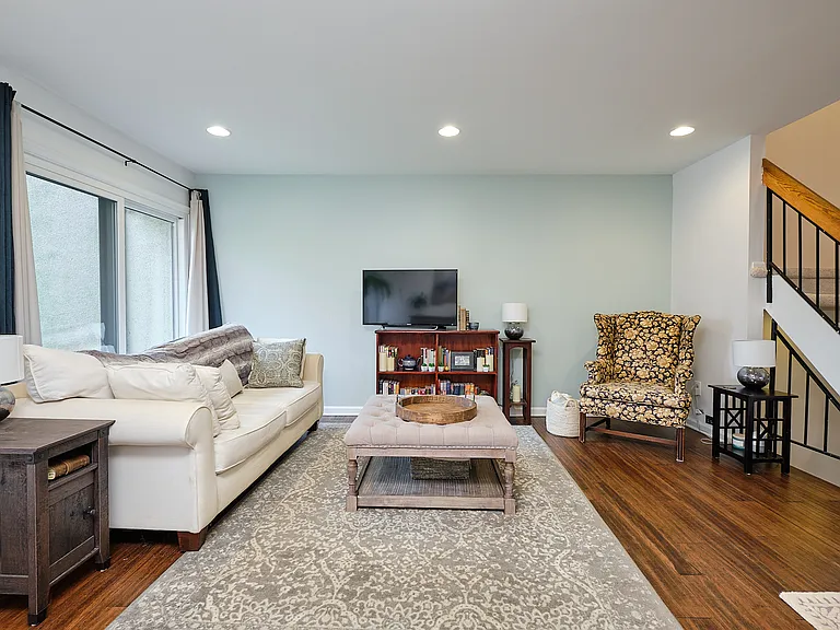 2214 Cartwright Pl — Photo 2