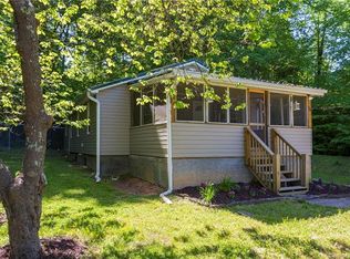 28 Solomon Rd, Leicester, NC 28748