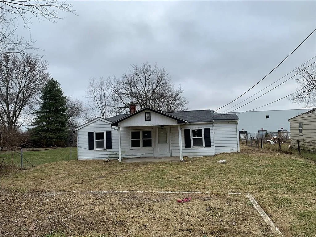 2951 Clover Dr photo 1
