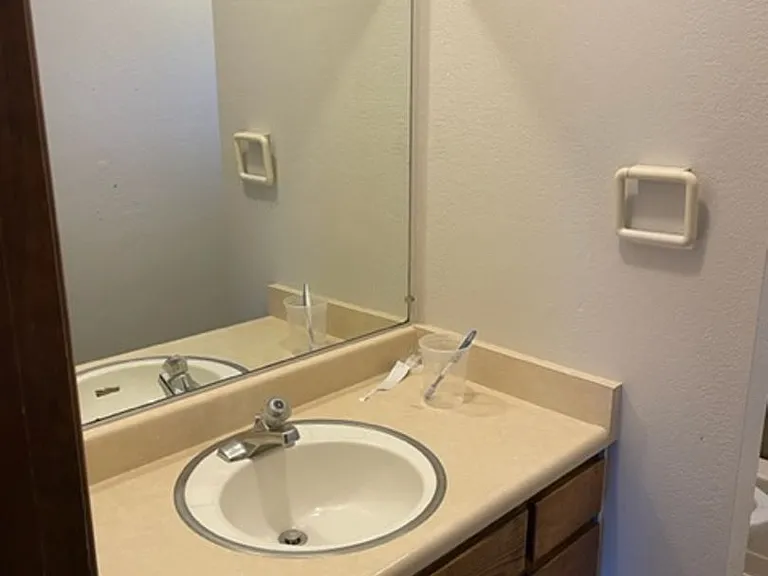 235 W 6th Street — Photo 8