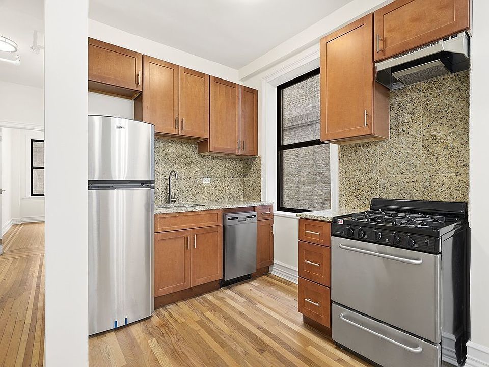 1st image of 245 W 51st St #6/7