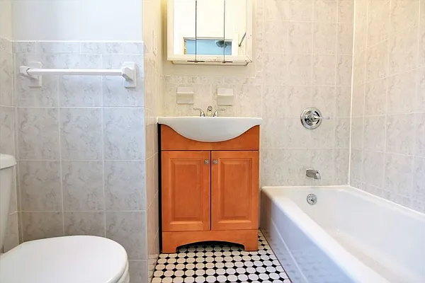 Rented by JK Dansar Corp | media 17