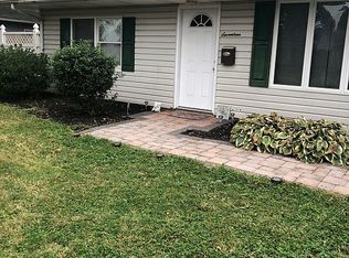 17 Meadow Ln, Newark, DE 19713