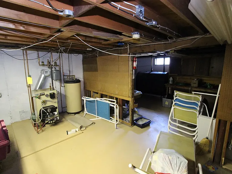 230 Field Rd — Photo 26