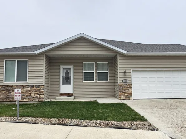 817 Canada Ave, Bismarck, ND 58503