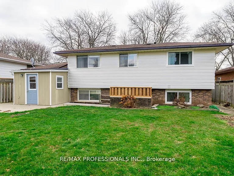 13 Baraniuk St #UPPER — Photo 16