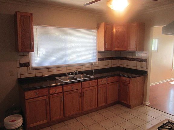 Open and centralized kitchen