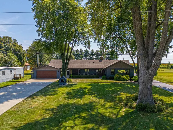 440 Walnut St, Dawson, IL 62520