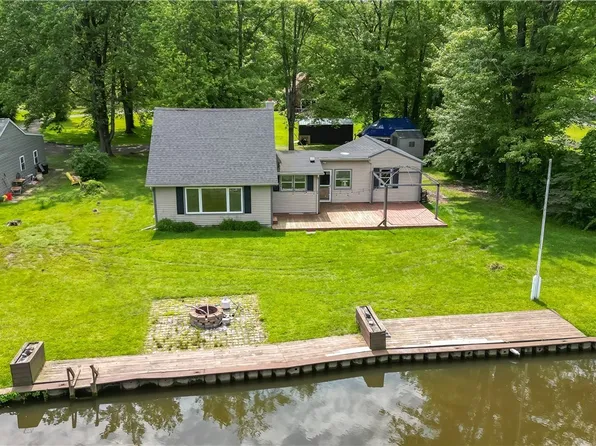 8450 Tuttle Rd, Bridgeport, NY 13030