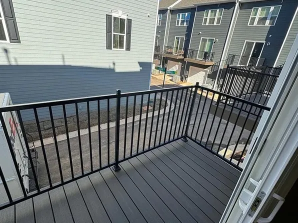 6326 Cleburne Ct, Charlotte, NC 28217