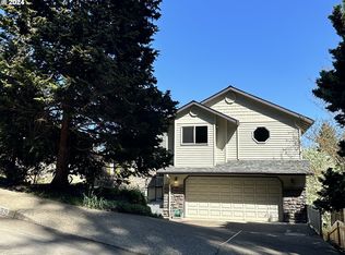 17765 Hillside Dr, West Linn, OR