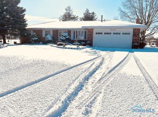 3102 Dogwood Dr, Oregon, OH 43616