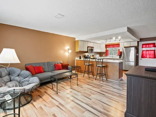 1430 Russell Rd APT 10, Westfield, MA 01085