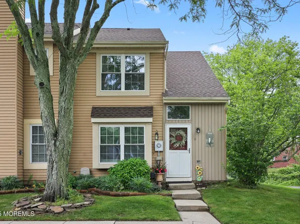 11 Alameda Court, Eatontown, NJ 07724