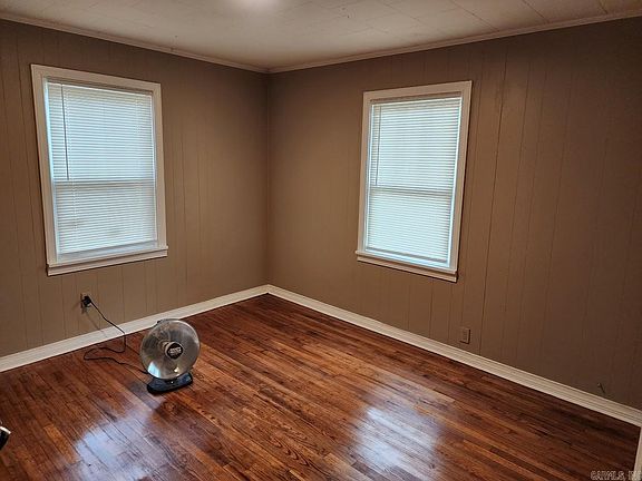 4th image of 1206 N Mosby Ave