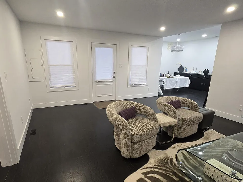 486 W Lincoln Ave