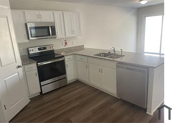 3 bed, 1656 sqft, $1,750 — Photo 2