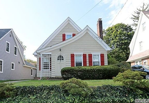 2nd image of 42 Clarence St