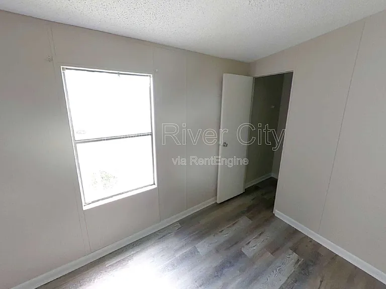 12556 Palmetto St — Photo 8