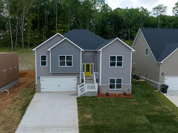 392 Barry Dr, Clarksville, TN 37040