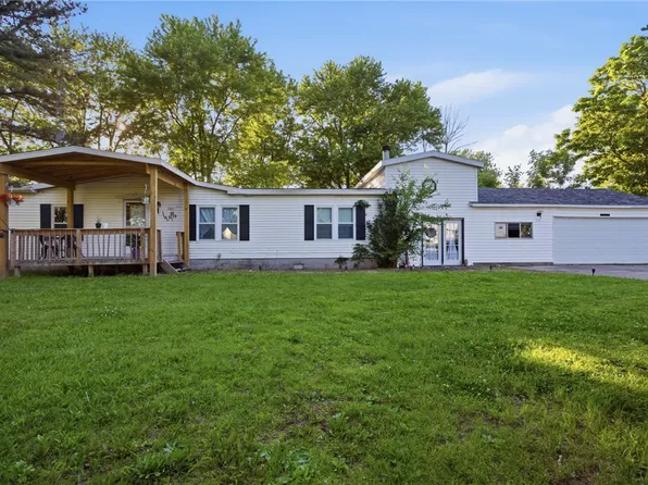 203 Poplar St, Edgewood, IL 62426