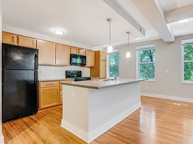 1341 Walnut St — Photo 1