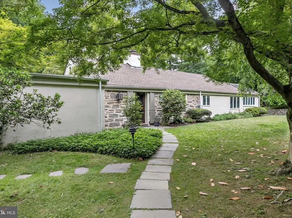 211 Lynnebrook Ln, Philadelphia, PA 19118
