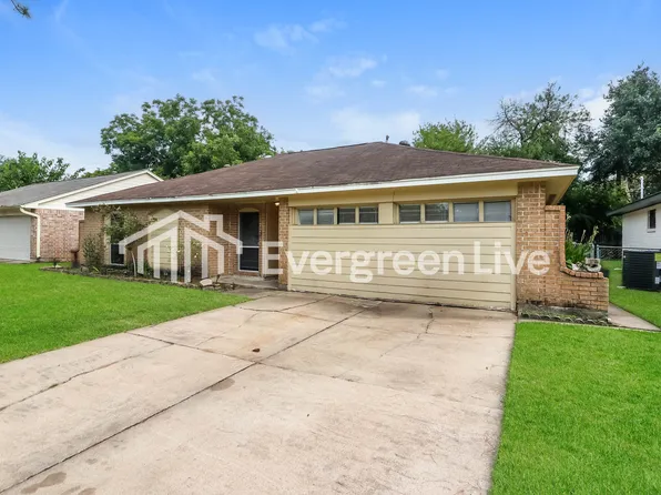 13439 Greenway Dr, Sugar Land, TX 77498