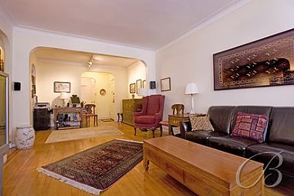 Sold by Bellmarc Realty | media 6