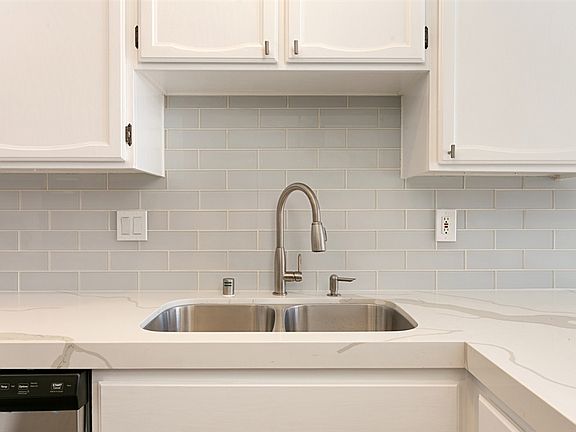 5th image of 3517 Cameo Dr Unit 85