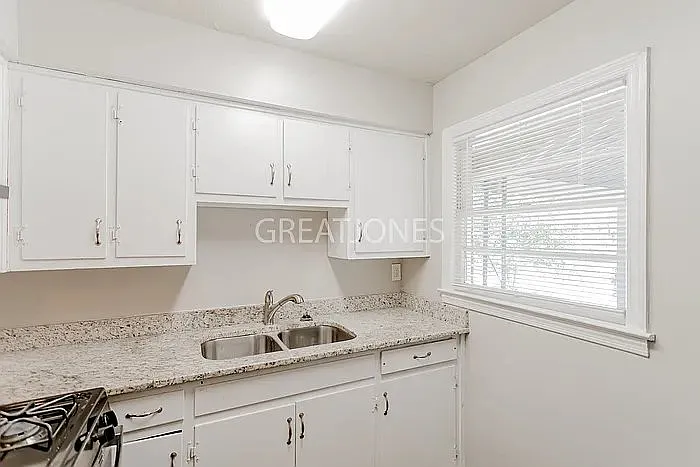 jpg - 2938 Urban Ave
