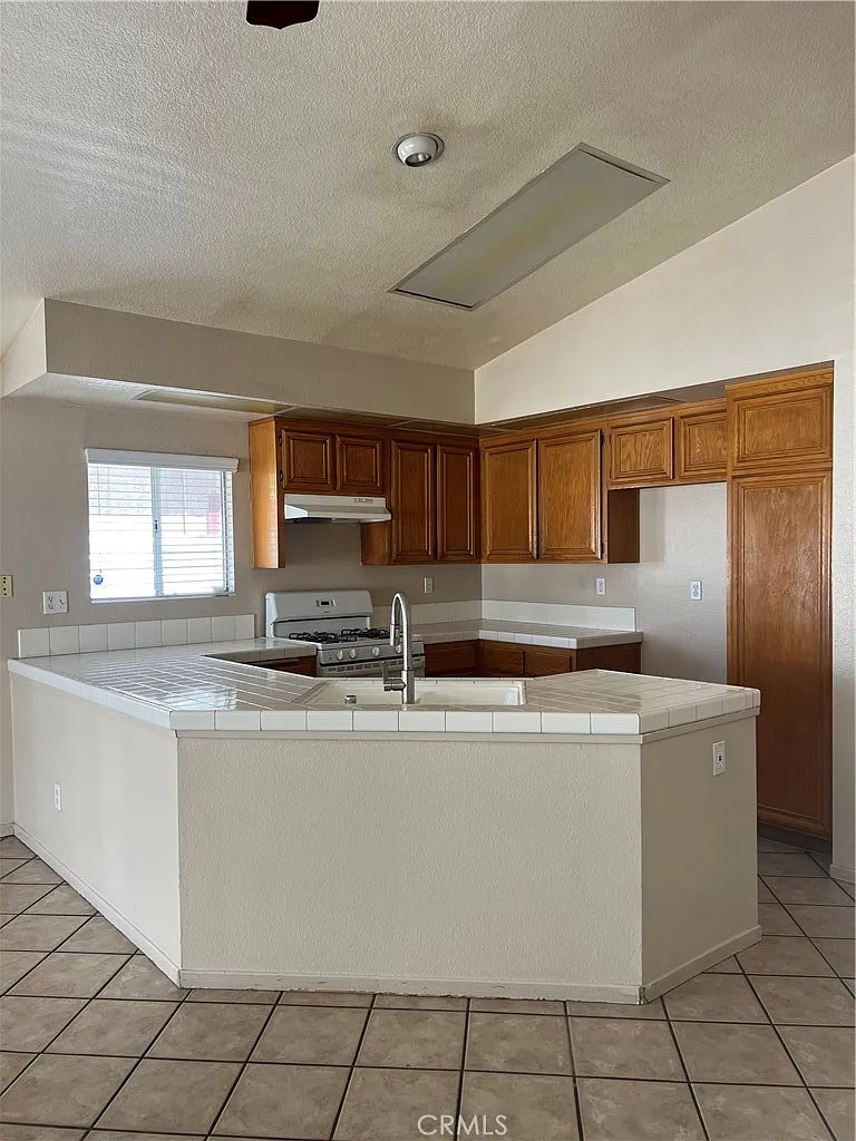 3 bed, 1502 sqft, $3,000 — Photo 2
