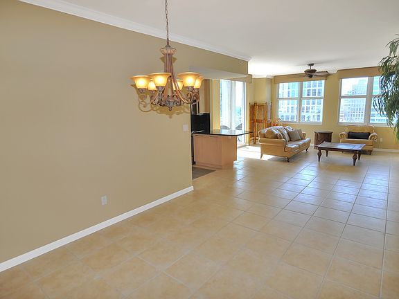 3rd image of 511 SE 5th Ave APT 1516