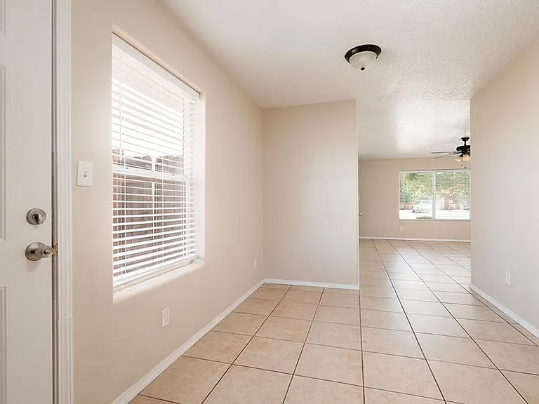 Dining Room|3-Bedroom 2-Bathroom Townhome| Coronado Townhomes