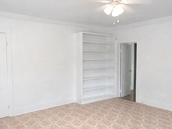 4th image of 411 SW 2nd St APT 3