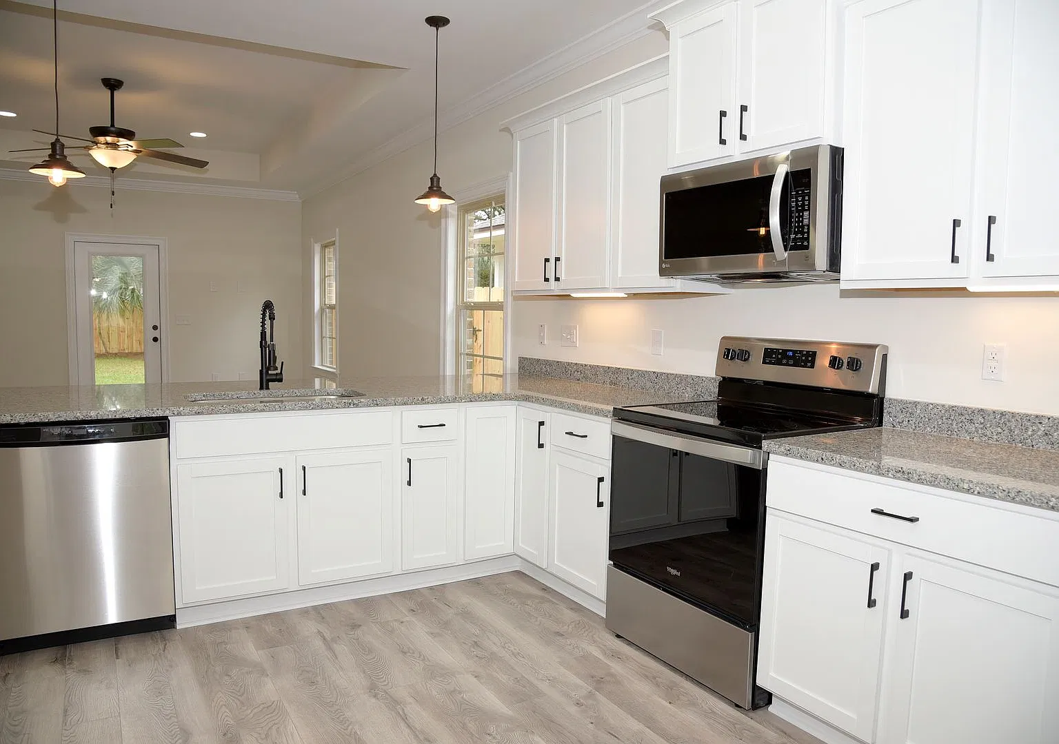 4 Bedroom in the Heart of Niceville! — Photo 4