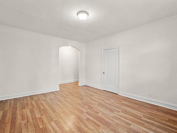 4th image of 2536 N Sawyer Ave #927