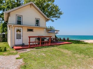 15 Lakehurst Dr, Ashtabula, OH 44004