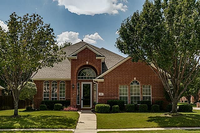 1st image of 300 Longview Dr