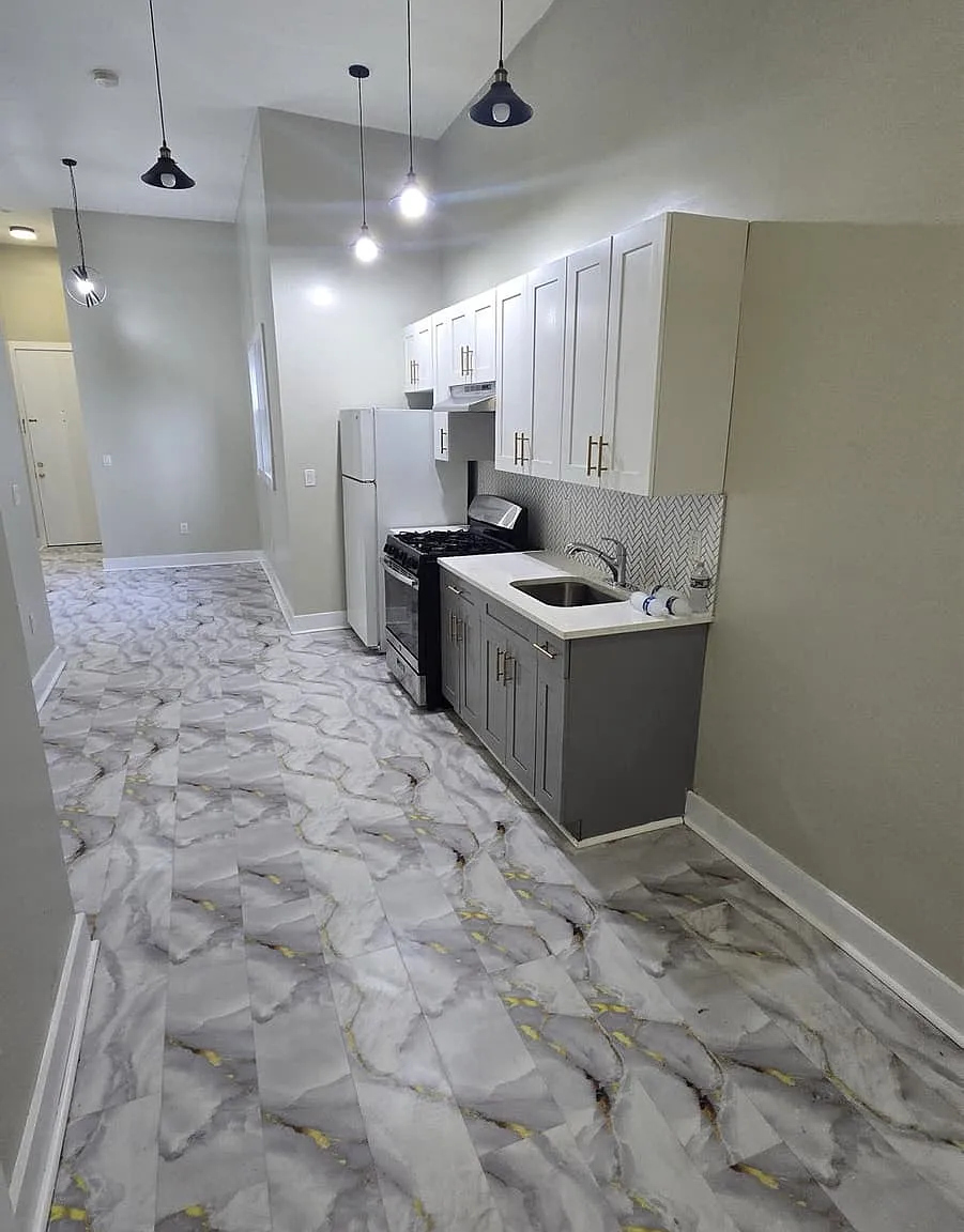 2 bed, 800 sqft, $1,750 — Photo 1