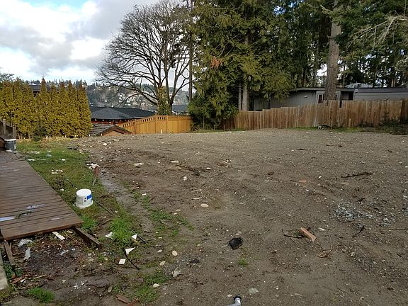 3rd image of 814 16th Ave W