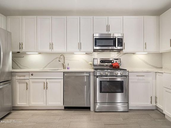 5th image of 319 W 118th St Unit 3L