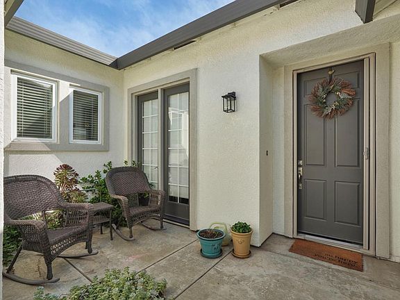 5th image of 602 S Highland Ave