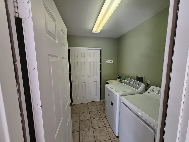 1809 Red Clover Dr — Photo 4