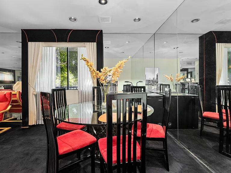 W Knoll Dr — Photo 11