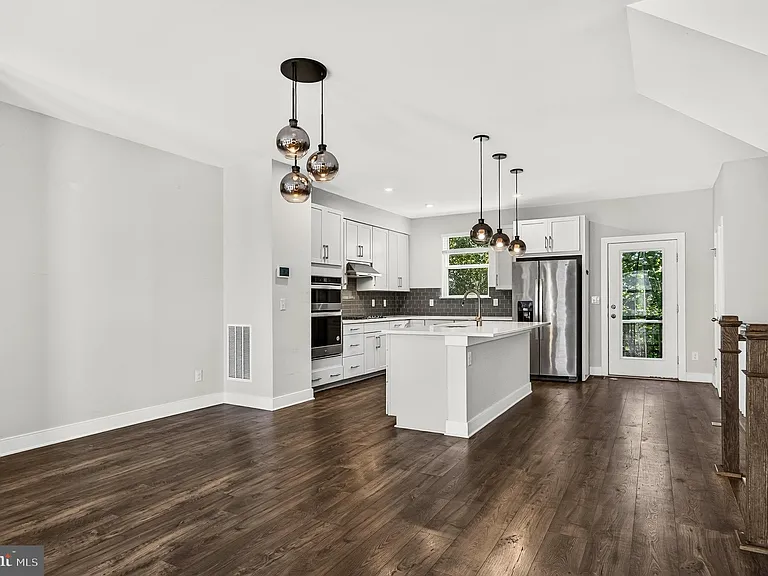 1013 S Taylor Ct — Photo 14