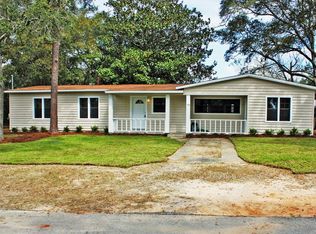 135 2nd St, Niceville, FL 32578