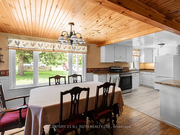 4th image of 30 McLeish Dr