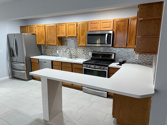 3rd image of 25 Pavonia Ave #2